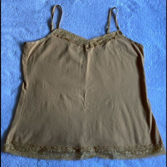 Mustard yellow lace tank top - Picture 3 of 3